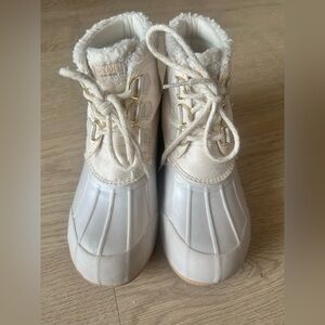 Sperry Cream & White Lace-Up Duck Boots
